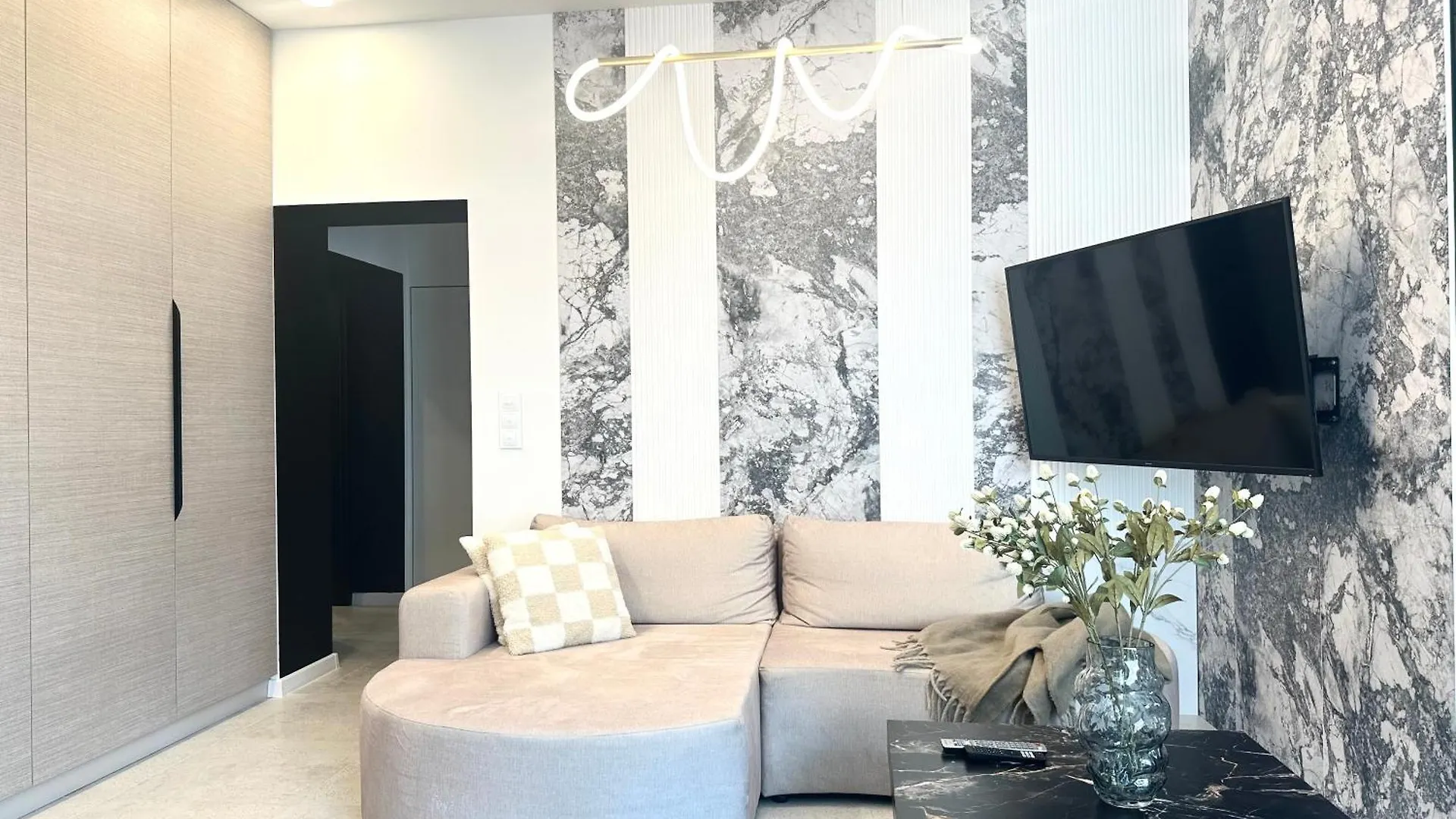 Lakowa Apartment ~ 1000M Main Square ~ Self Check-In 20H Wroclaw